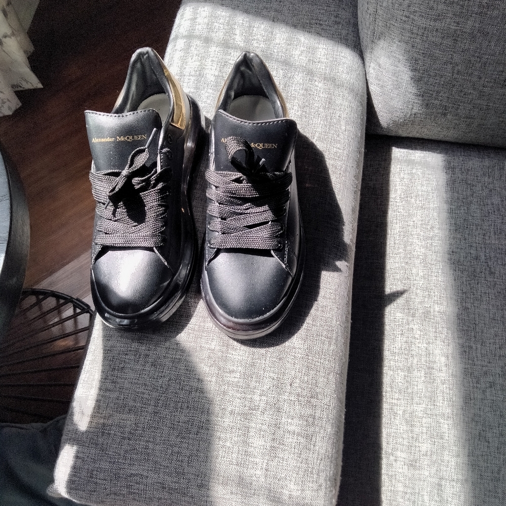 Shoes - Picture 7 of 7